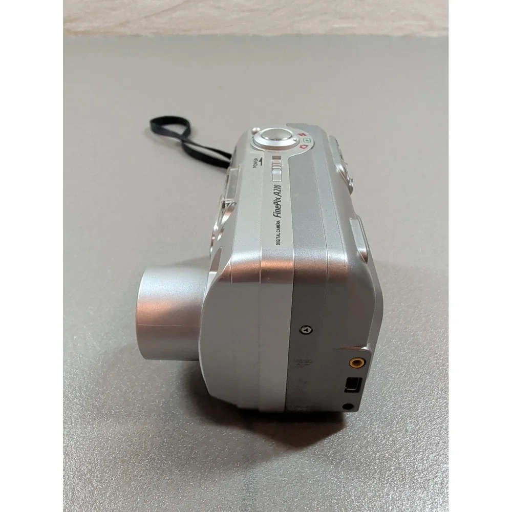 Fujifilm FinePix A210 Digital Camera Silver 3.2MP 3x Optical Zoom Vintage Y2K